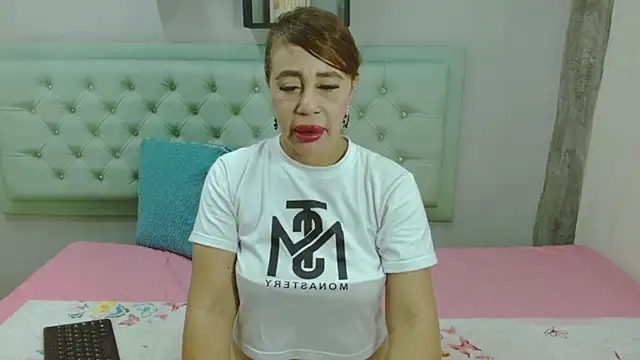 Snapshot of eva_doshi chatting on 02-21-25, 10:26 eva doshi online show from 02-21-25, 10:26