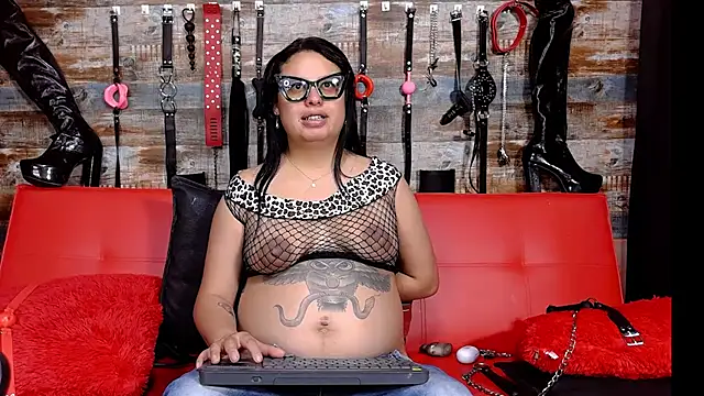 Snapshot of slave_Rubi chatting on 12-28-24, 01:28 slave Rubi online show from 12-28-24, 01:28