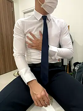 harrylouis1357 online show from 12-04-24, 01:42