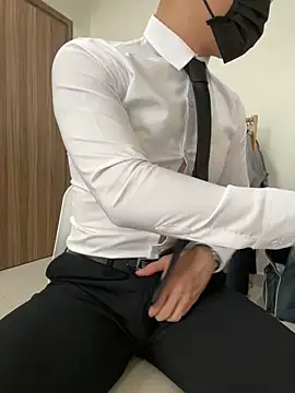 harrylouis1357 online show from 12-08-24, 09:13