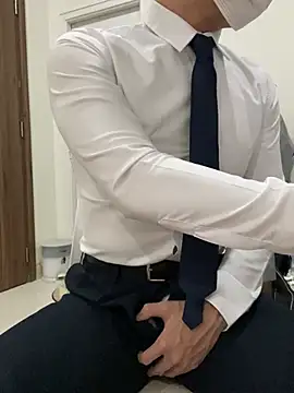 harrylouis1357 online show from 12-11-24, 01:49