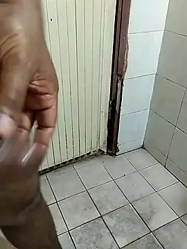 Snapshot of cenyon124 chatting on 02-07-25, 04:14 cenyon124 online show from 02-07-25, 04:14