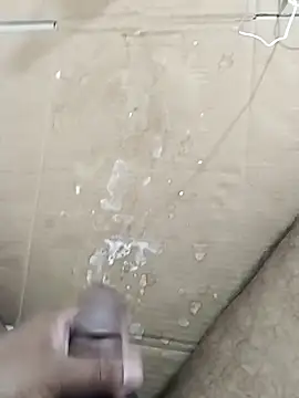 Snapshot of cenyon124 chatting on 11-16-25, 04:12 cenyon124 online show from 11-16-25, 04:12