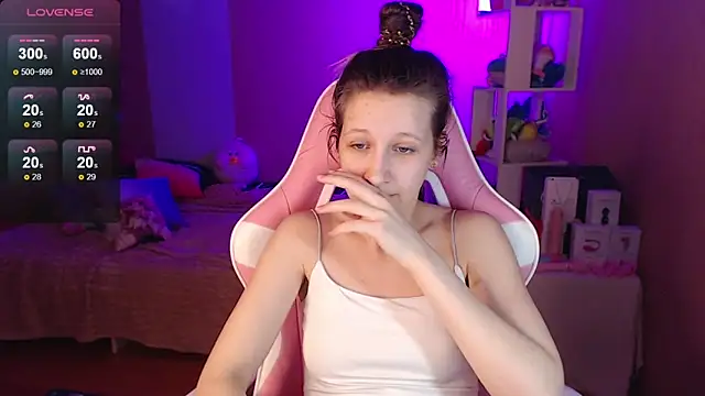 ur kitty   online show from 01-13-25, 04:08