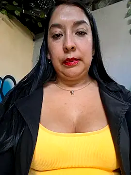 Bella keny online show from 11-17-25, 06:24