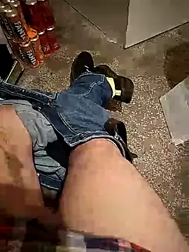 A man in public online show from 11-20-25, 09:47