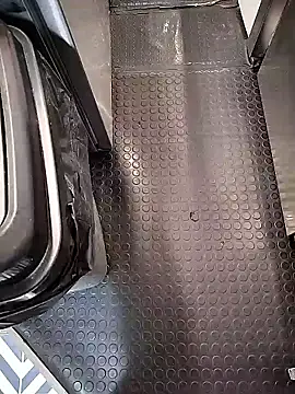 A man in public online show from 01-17-26, 03:17