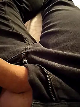 A man in public online show from 02-02-26, 11:25