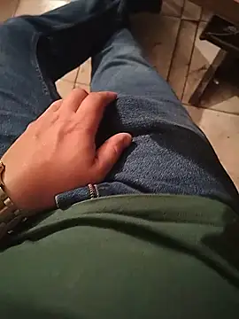 A man in public online show from 07-03-26, 10:16