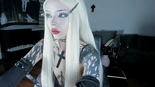 Snapshot of SophieHill_gh chatting on 04-24-26, 03:31 SophieHill gh online show from 04-24-26, 03:31