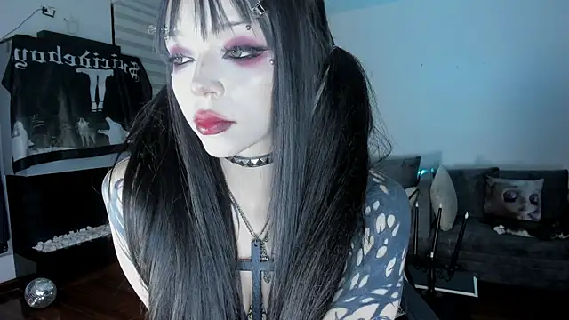 Snapshot of SophieHill_gh chatting on 04-28-26, 11:43 SophieHill gh online show from 04-28-26, 11:43