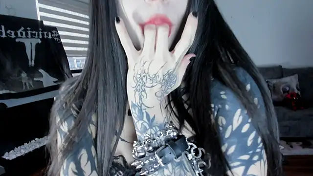Snapshot of SophieHill_gh chatting on 05-31-26, 10:22 SophieHill gh online show from 05-31-26, 10:22