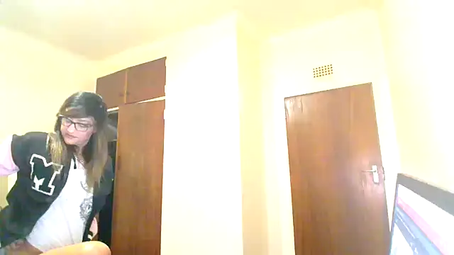 Snapshot of karmicQueen669 chatting on 07-03-26, 05:30 karmicQueen669 online show from 07-03-26, 05:30