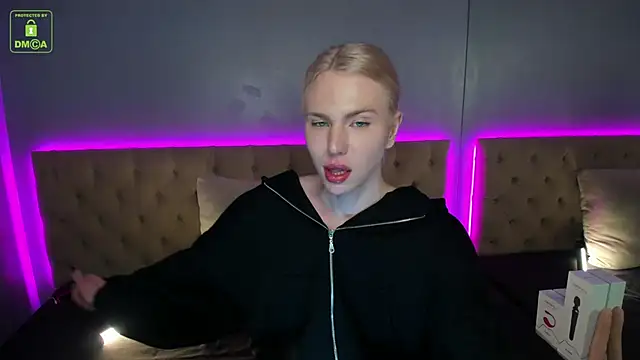 Snapshot of DanielPaige_ chatting on 01-08-25, 02:14 DanielPaige online show from 01-08-25, 02:14