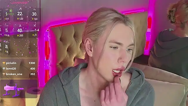 Snapshot of DanielPaige_ chatting on 02-05-25, 07:42 DanielPaige online show from 02-05-25, 07:42