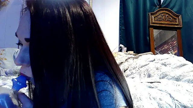 Snapshot of Genevieve143 chatting on 12-02-25, 06:30 Genevieve143 online show from 12-02-25, 06:30