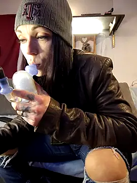 Snapshot of Genevieve143 chatting on 12-05-25, 05:05 Genevieve143 online show from 12-05-25, 05:05