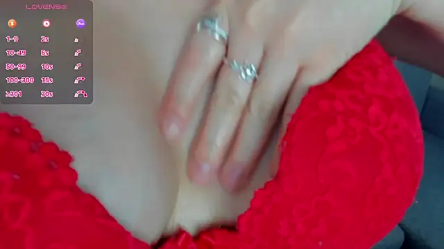 Snapshot of MilaDreamer chatting on 01-21-25, 03:48 MilaDreamer online show from 01-21-25, 03:48