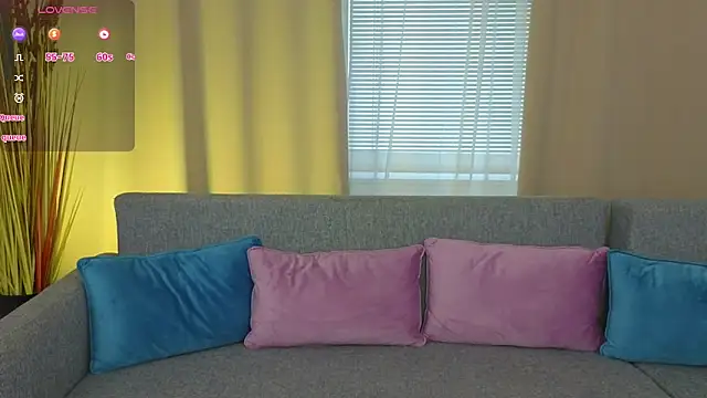 Snapshot of MilaDreamer chatting on 10-02-25, 01:07 MilaDreamer online show from 10-02-25, 01:07