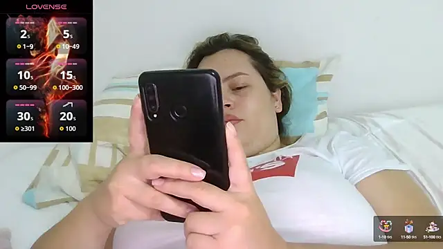 Snapshot of saramartinez1000 chatting on 09-20-25, 03:35 saramartinez1000 online show from 09-20-25, 03:35