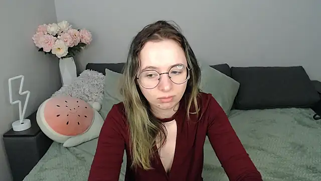 Mini Diva online show from 09-19-25, 08:05