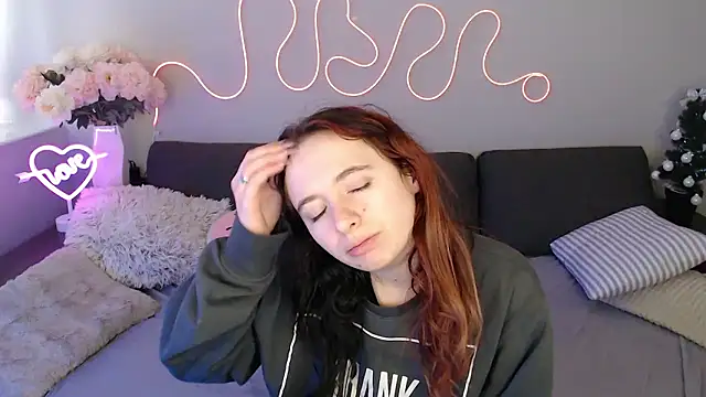 Mini Diva online show from 01-09-26, 09:12