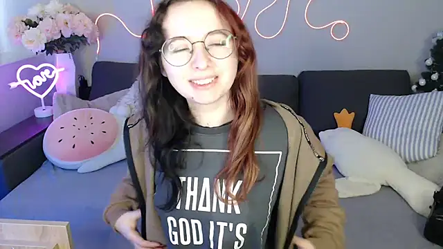 Mini Diva online show from 02-15-26, 09:08