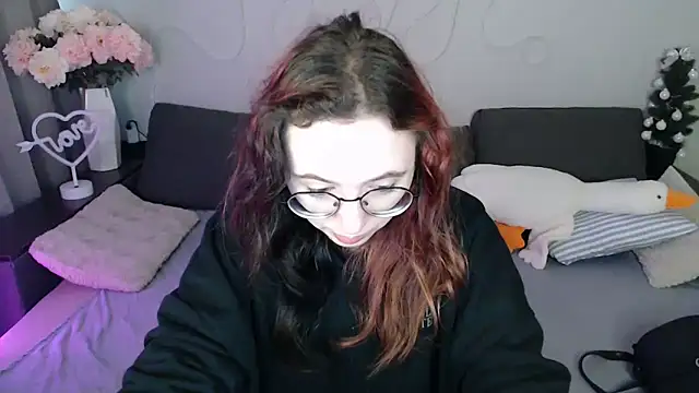 Mini Diva online show from 04-04-26, 08:56