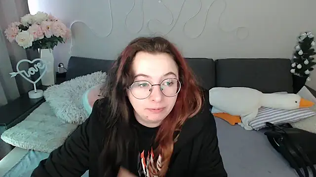 Mini Diva online show from 04-08-26, 08:14