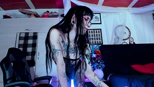 bathory vamps online show from 04-10-26, 07:51