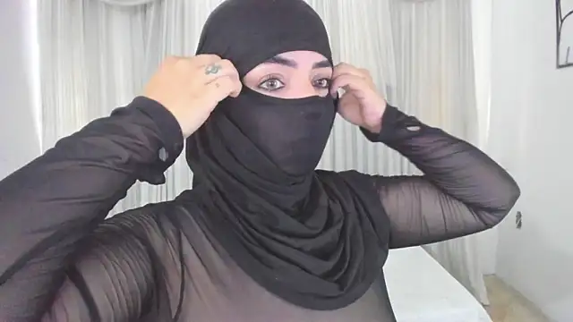 Snapshot of Uzra_hayed chatting on 05-27-26, 03:09 Uzra hayed online show from 05-27-26, 03:09