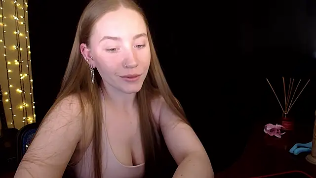 Snapshot of SindiWatsoon chatting on 05-18-26, 03:29 SindiWatsoon online show from 05-18-26, 03:29