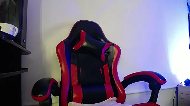 Snapshot of luly_pink chatting on 11-05-25, 04:01 luly pink online show from 11-05-25, 04:01