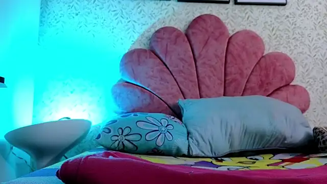 luly pink online show from 07-24-26, 04:32