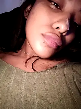 VictoireFeller online show from 10-19-25, 04:13