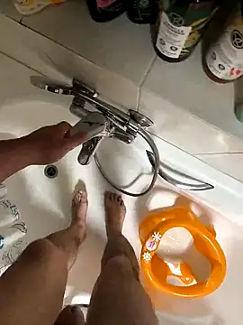 Snapshot of onbifeet chatting on 03-15-25, 11:17 onbifeet online show from 03-15-25, 11:17