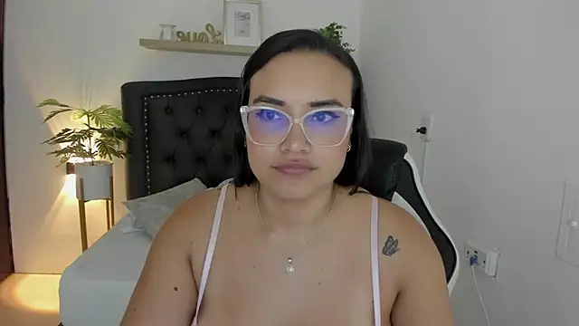 zoe danae  online show from 02-03-25, 12:14