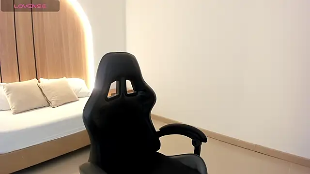 zoe danae  online show from 03-19-26, 12:20