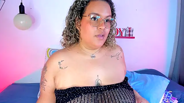 Snapshot of monicabbw_ chatting on 02-21-25, 11:21 monicabbw online show from 02-21-25, 11:21