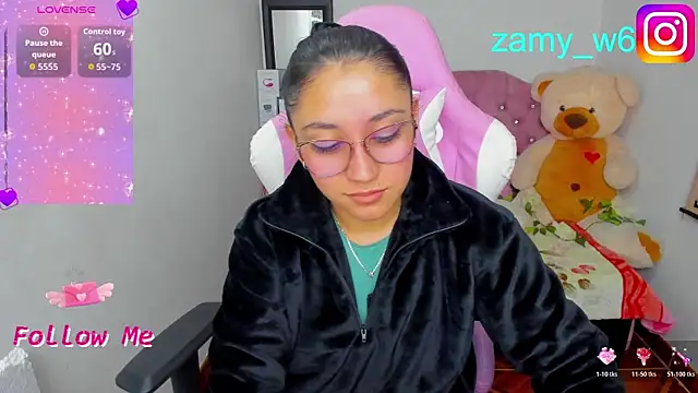 Snapshot of karla_cute01 chatting on 05-17-26, 05:38 karla cute01 online show from 05-17-26, 05:38