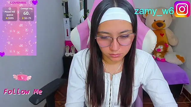 Snapshot of karla_cute01 chatting on 06-12-26, 05:06 karla cute01 online show from 06-12-26, 05:06