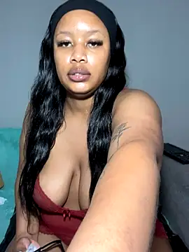 Snapshot of MimiCurves chatting on 10-11-25, 11:20 MimiCurves online show from 10-11-25, 11:20