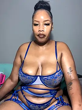 Snapshot of MimiCurves chatting on 11-20-25, 09:20 MimiCurves online show from 11-20-25, 09:20