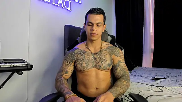 Snapshot of Aron_Dark chatting on 02-12-25, 11:40 Aron Dark online show from 02-12-25, 11:40