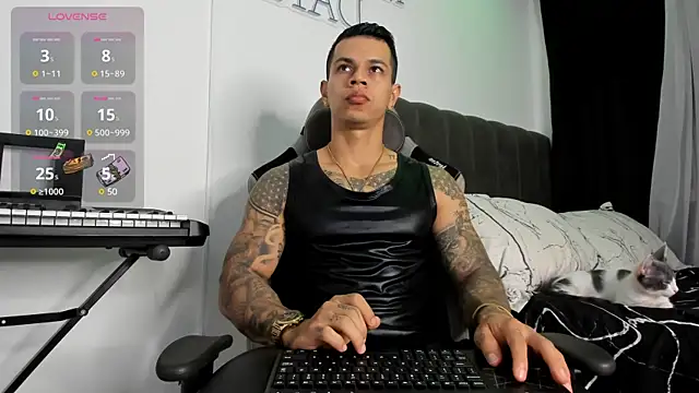 Snapshot of Aron_Dark chatting on 02-28-25, 11:03 Aron Dark online show from 02-28-25, 11:03