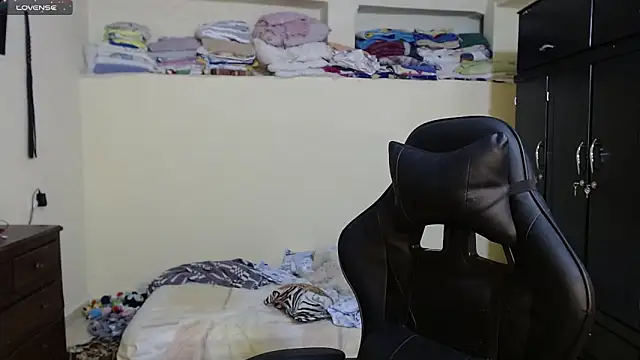 Snapshot of Giorgia_xue53 chatting on 02-06-25, 08:50 Giorgia xue53 online show from 02-06-25, 08:50