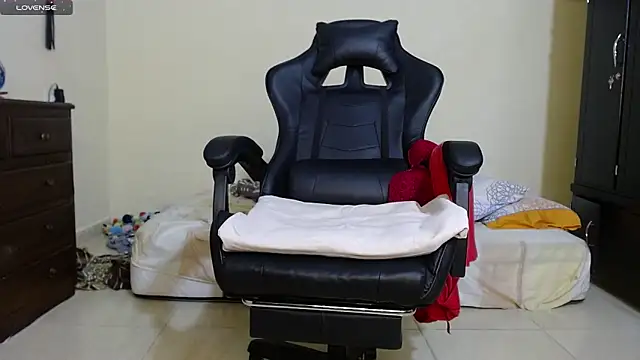 Snapshot of Giorgia_xue53 chatting on 02-06-25, 11:54 Giorgia xue53 online show from 02-06-25, 11:54