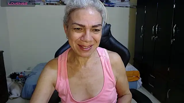 Snapshot of Giorgia_xue53 chatting on 02-15-25, 06:02 Giorgia xue53 online show from 02-15-25, 06:02