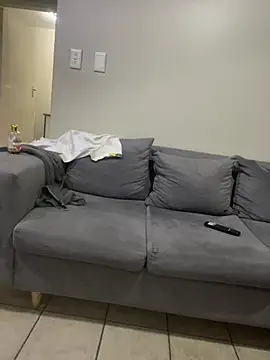 jaytee198610 online show from 04-11-26, 06:01