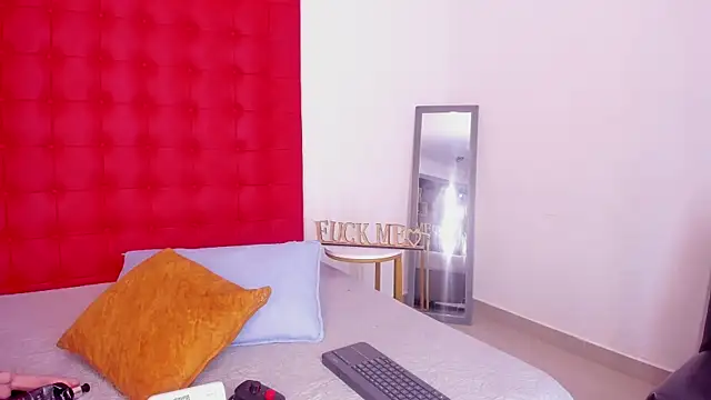 Snapshot of Daliana_Beck chatting on 10-05-25, 08:18 Daliana Beck online show from 10-05-25, 08:18